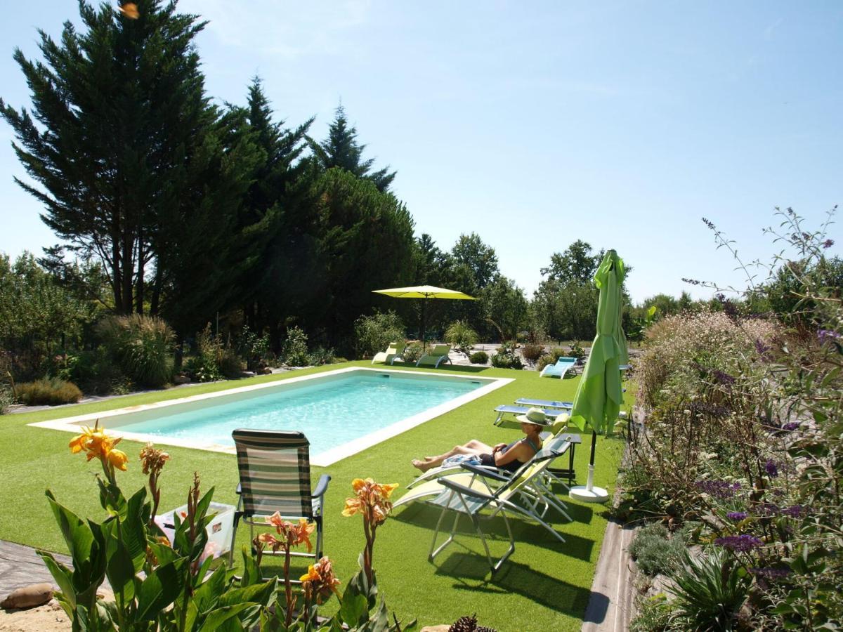 Cozy Cottage In Aquitaine With Private Swimming Pool Peyzac-le-Moustier エクステリア 写真